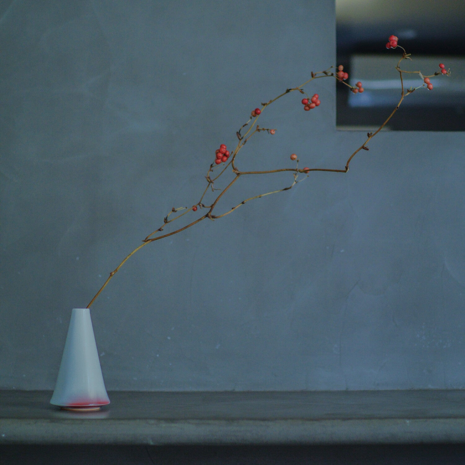 西海陶業:阿賀助焼 花器 紅梅 紅梅フラワーベース