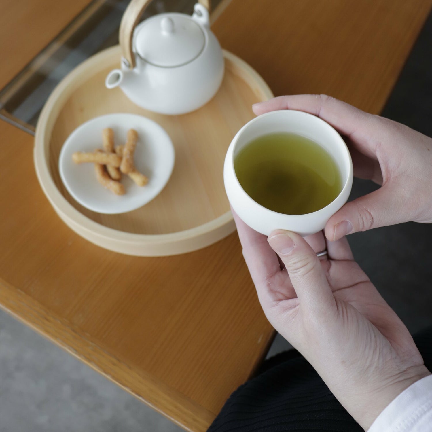 SALIU -YUI- Dobin Tea Pot & Cups -lahjasetti (valkoinen)【結】土瓶急須 ギフト(白)