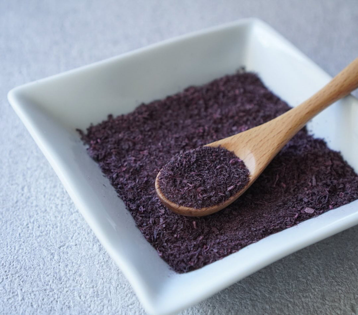 飯島清太郎商店 KN004: ゆかり - 天日干し大葉塩漬け ゆかり