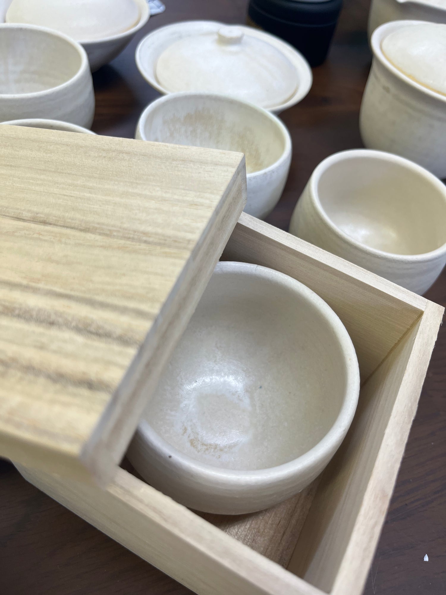 Mayako Nagasawan pyöreä teekuppi