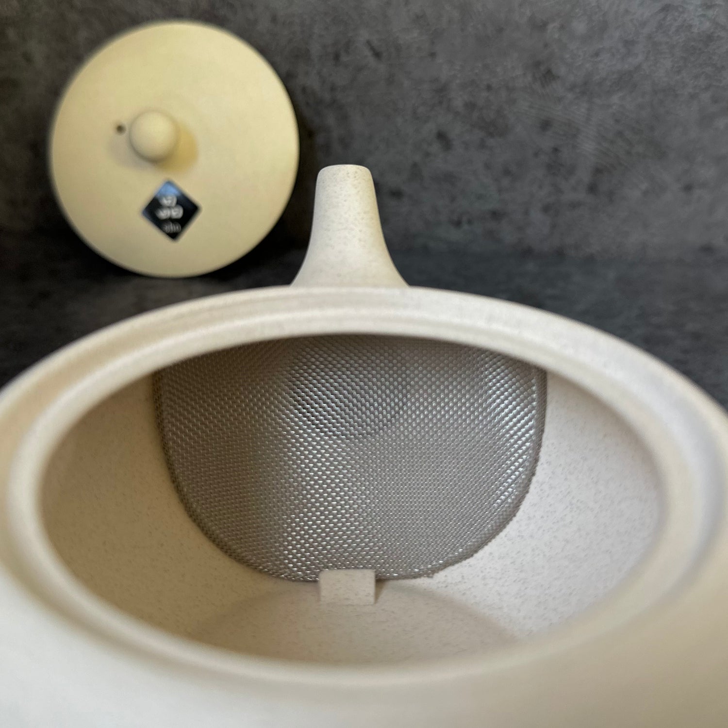 祥古窯(F414):雲平 オフホワイト土急須(300ml) 晶光白泥平丸急須