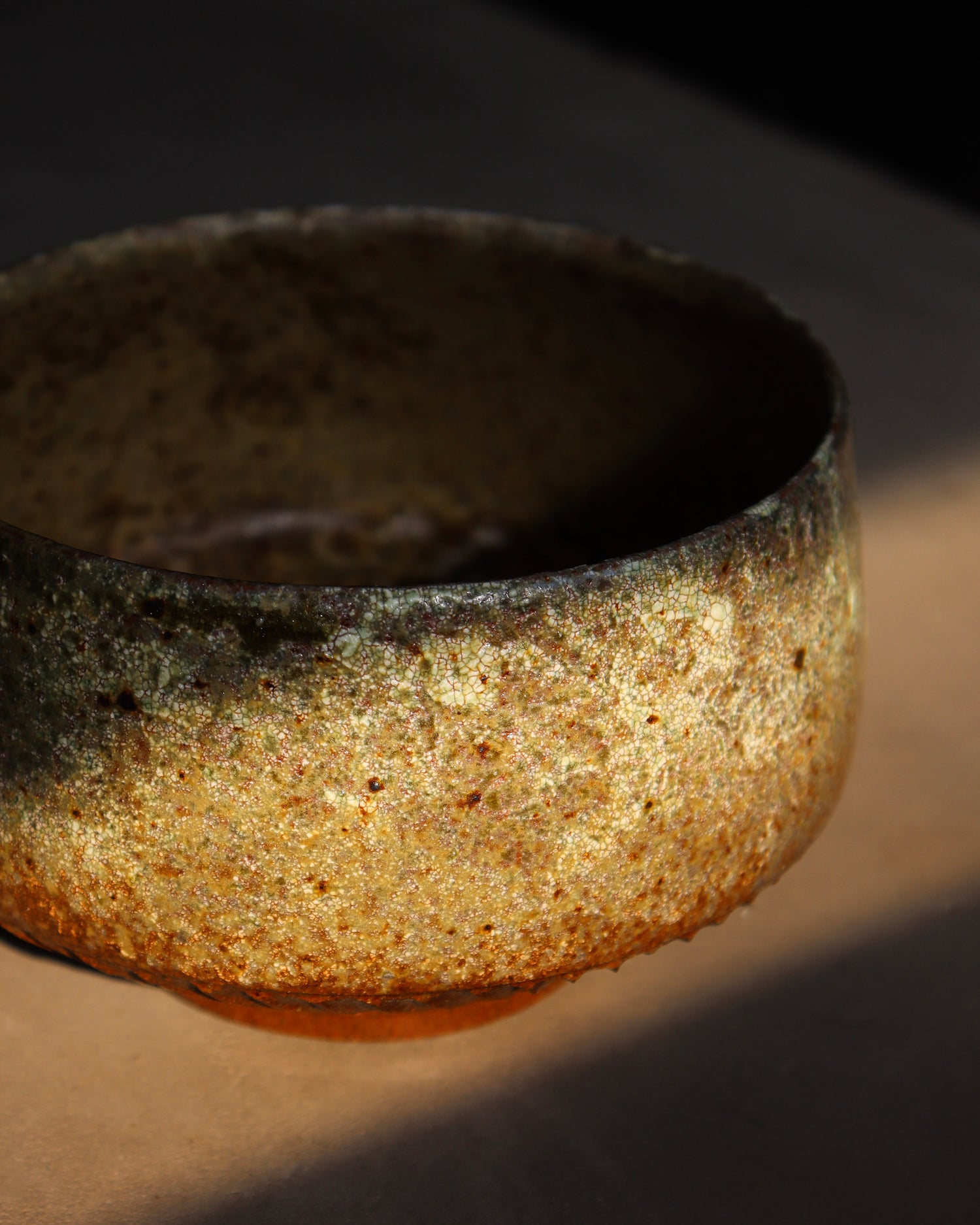 Emi Nakagawa: Handmade Matcha Bowl Kogaregasumi 焦霞 (Autumn Ember)_2