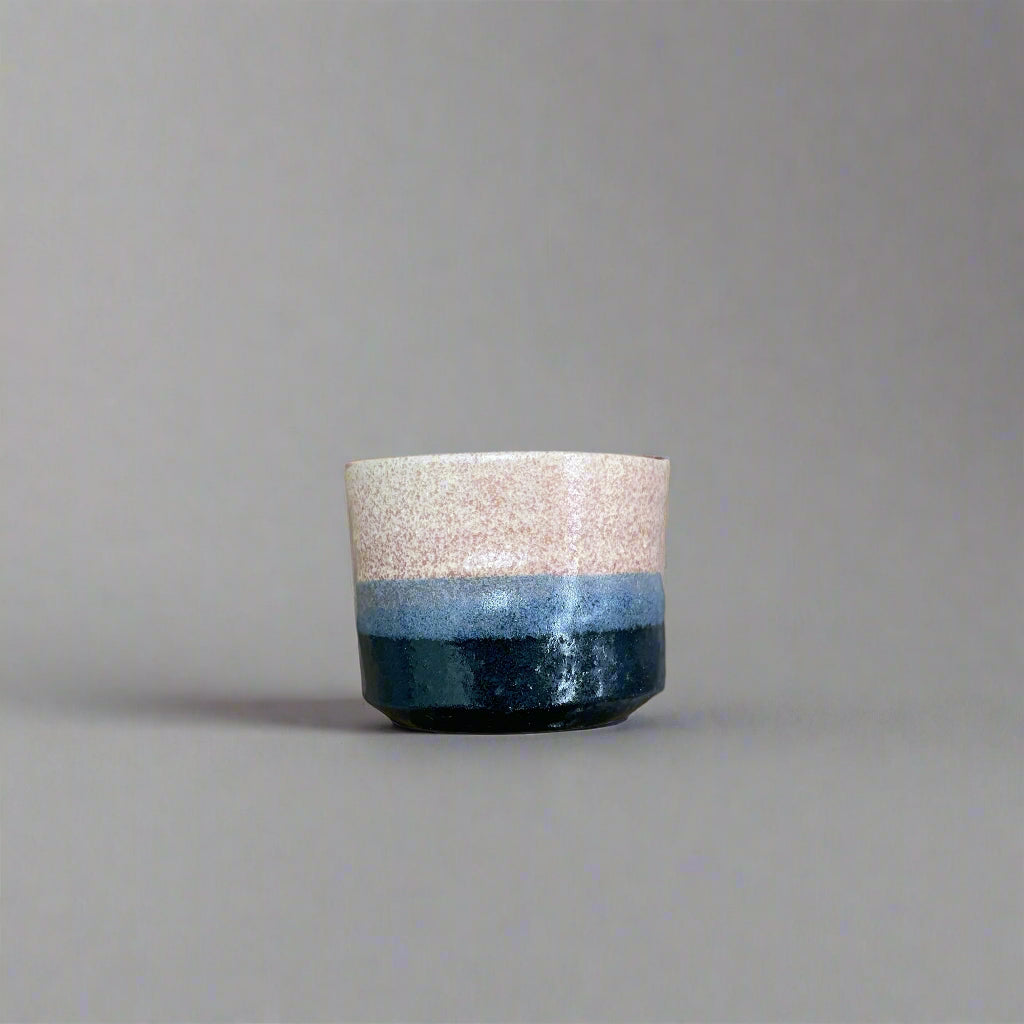 Keizan Kiln: Handcrafted Shino Aikake Guinomi Cup with Wooden Box 桂山作:手造り志野藍掛けぐい呑