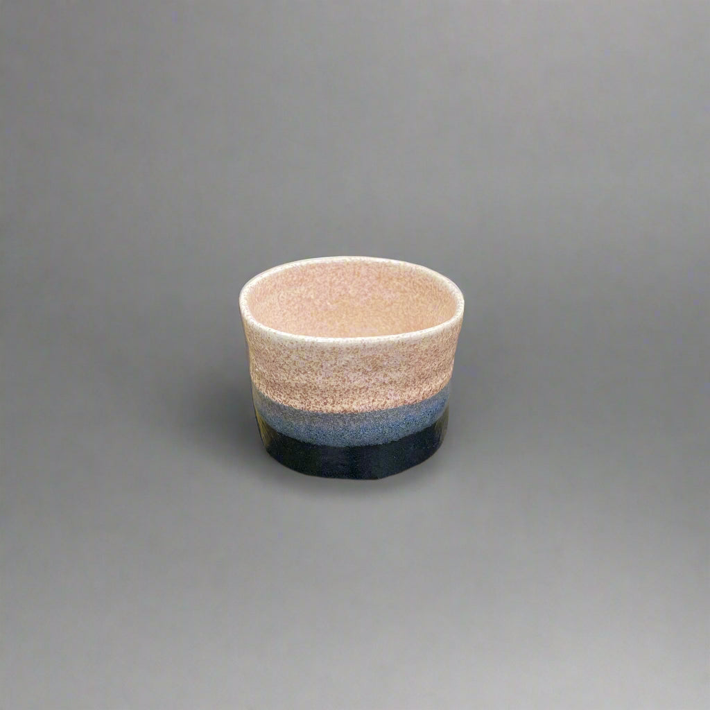 Keizan Kiln: Handcrafted Shino Aikake Guinomi Cup with Wooden Box 桂山作:手造り志野藍掛けぐい呑