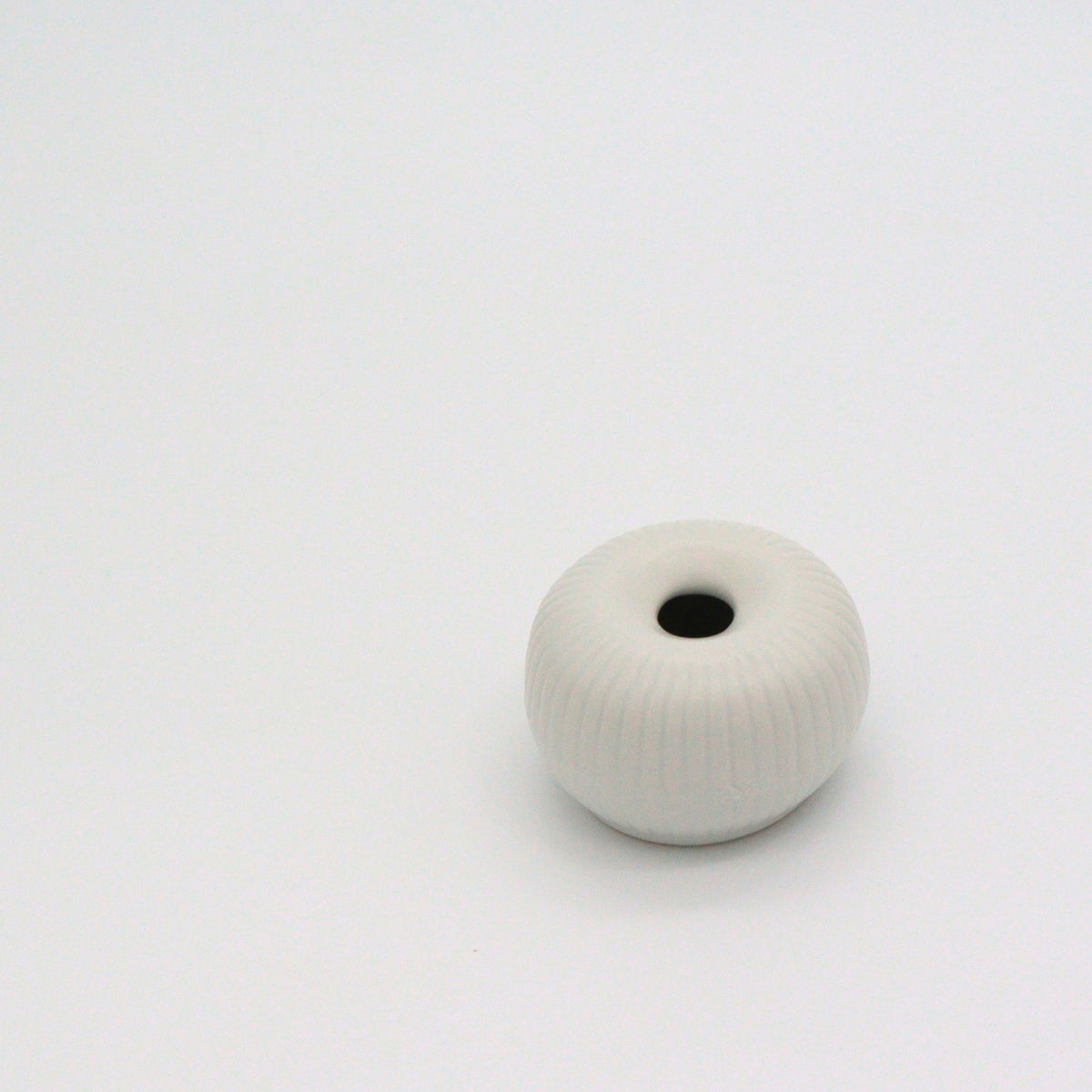 Minoyaki Matcha Whisk Holder (white) / 茶筅くせ直し(白)