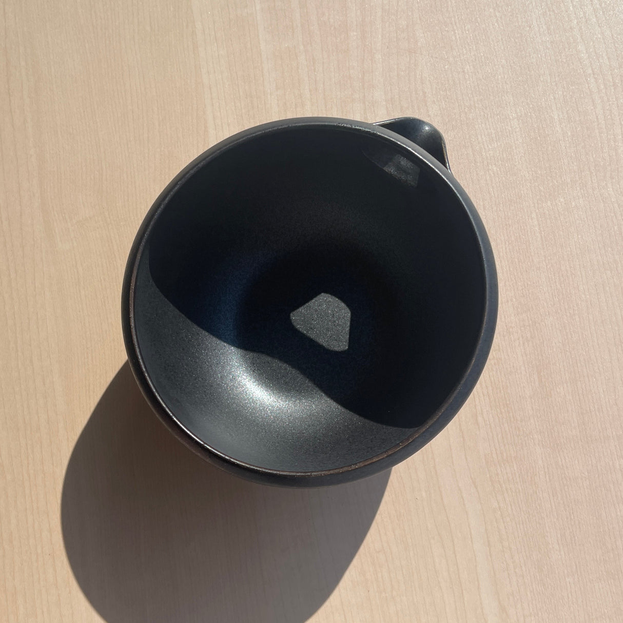 Origami Tea - Pour Sumi - Minoyaki Porcelain Matcha Bowl with Pouring Lip 抹茶碗ポア 炭ブラック top view