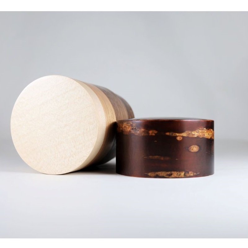 Fujiki Denshiro: Wazutsu Series Kabazaiku Tea Canisters, 4-color Sakura Bark 輪筒4色 茶筒 無地皮 - Yunomi.life