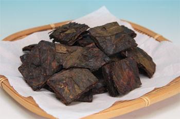 Goishicha Tea from farmer Nagao Kitamura 北村永夫の碁石茶 - Yunomi.life