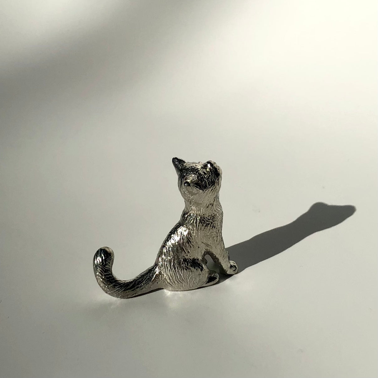 Käsintehty Tin Chopstick Rest Cat #03, Pleading Cat 錫製おねだり猫