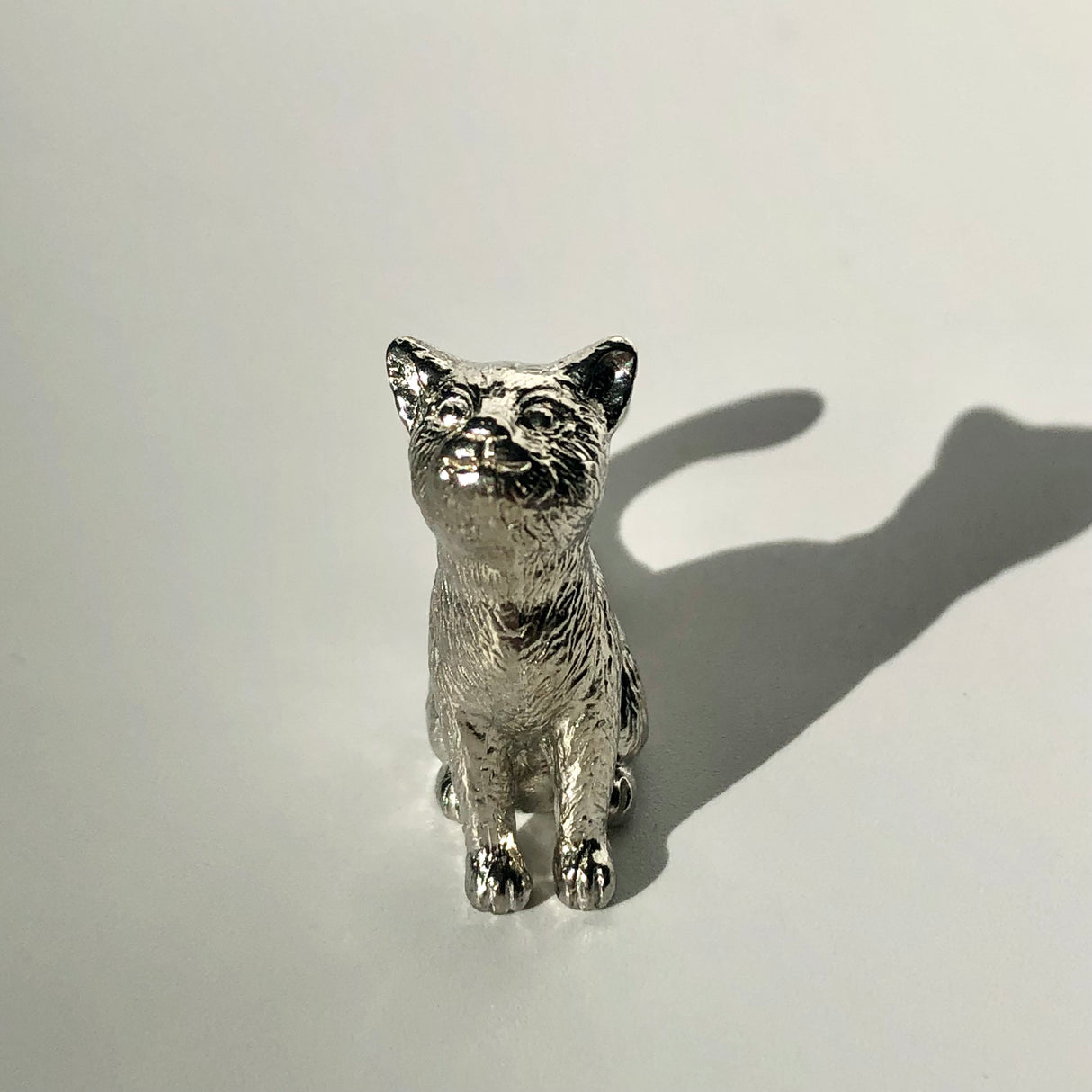 Käsintehty Tin Chopstick Rest Cat #03, Pleading Cat 錫製おねだり猫