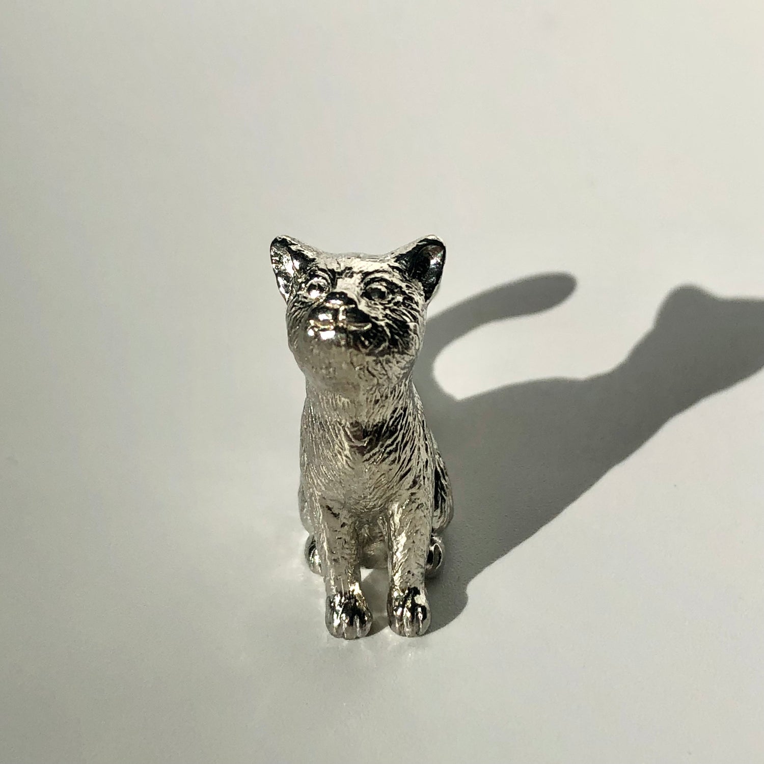 Käsintehty Tin Chopstick Rest Cat #03, Pleading Cat 錫製おねだり猫