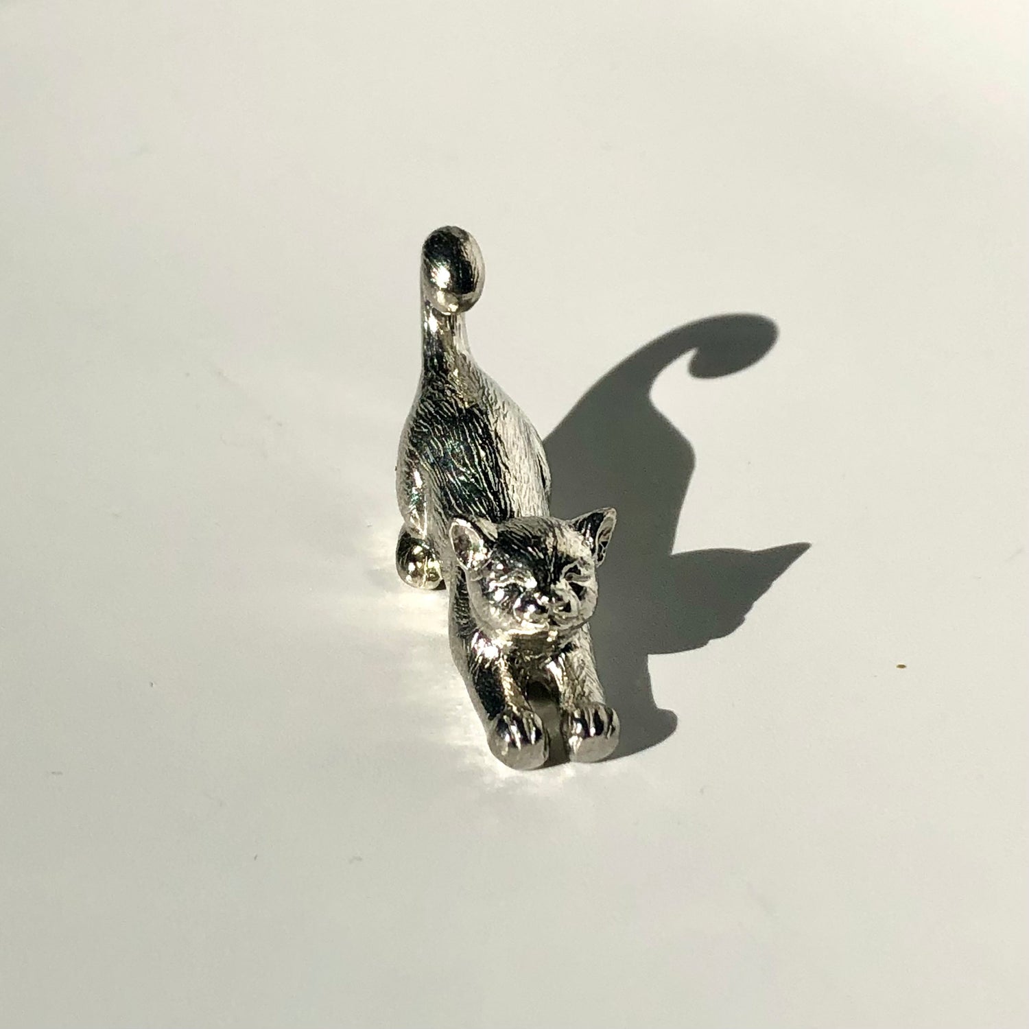 Käsintehty Tin Chopstick Rest Cat #05, Stretching Cat 錫製のび猫