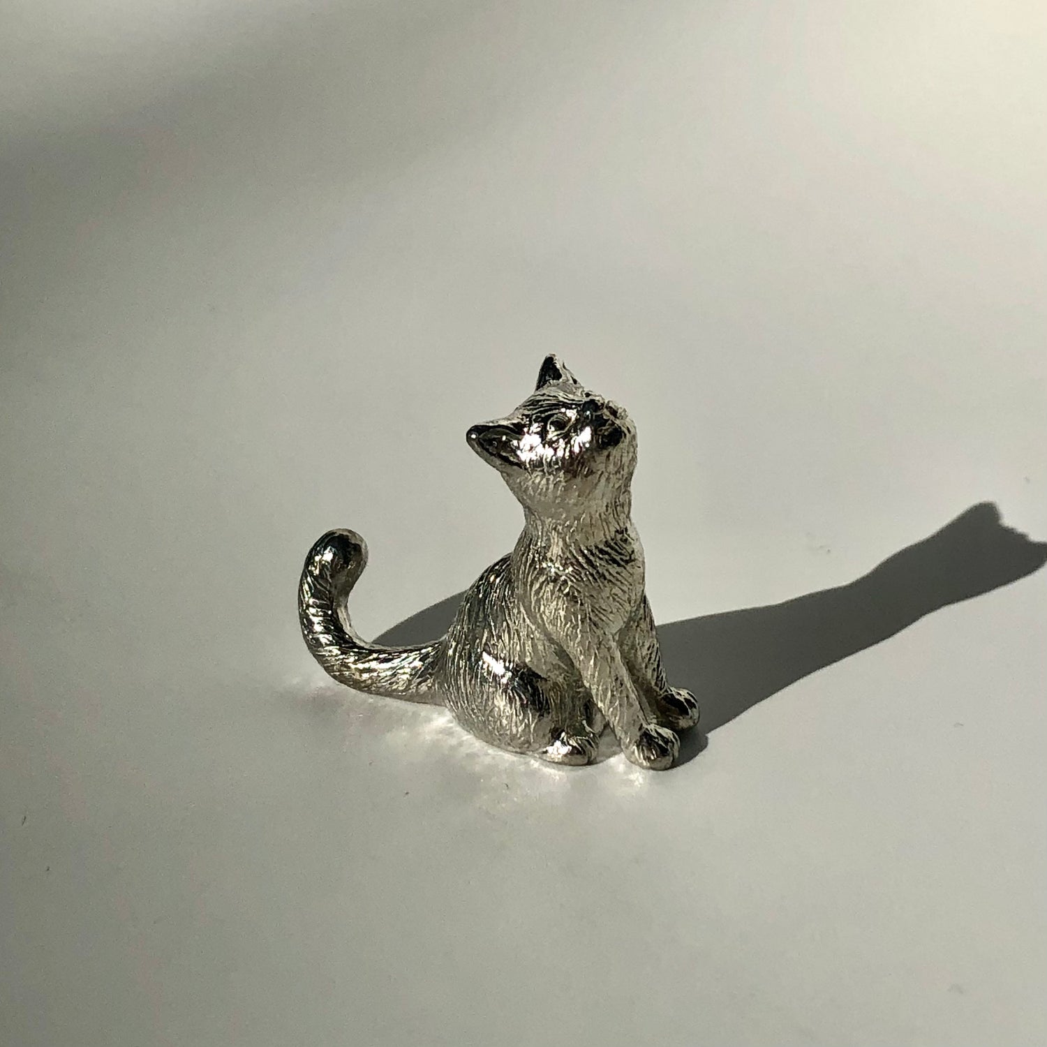 Käsintehty Tin Chopstick Rest Cat #03, Pleading Cat 錫製おねだり猫