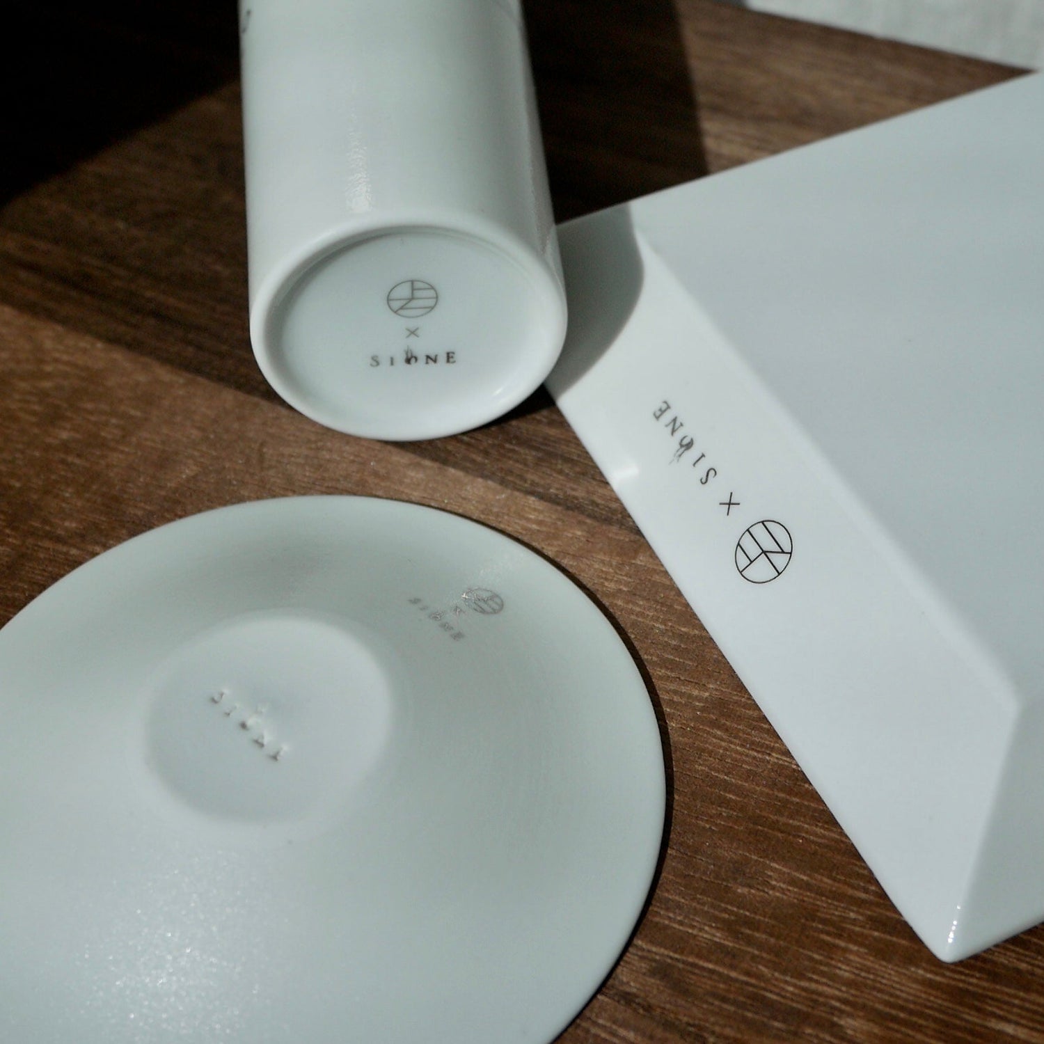 Kamigata Ryugi: Haiku Series Plate Set, Silver - Yunomi.life