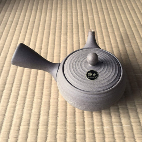 Koizumi: Yakijime Tokoname Kyusu Tea Pot, 6-179 (Studio: Morimasa) - Yunomi.life
