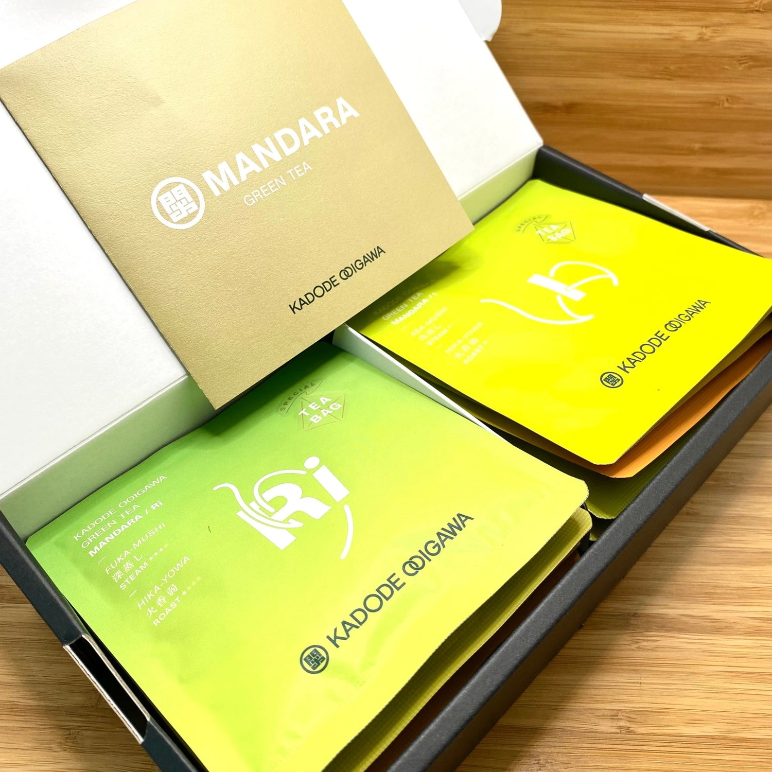 Mandara Green Tea Sampler Set by Kadode Ooigawa, Shizuoka - 4 steaming levels vs 4 green-roasting levels. (16 tea bags) - Yunomi.life