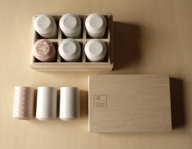 Yamani - Miyama Tableware: Sasasa Guinomi Shot Glass 6-Piece Set with Wooden Gift Box - Yunomi.life