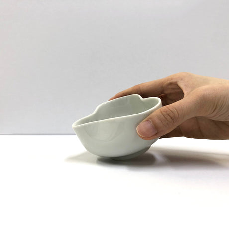Yamatane: Tea Professional's White Porcelain Cooling Bowl, Yuzamashi - Yunomi.life