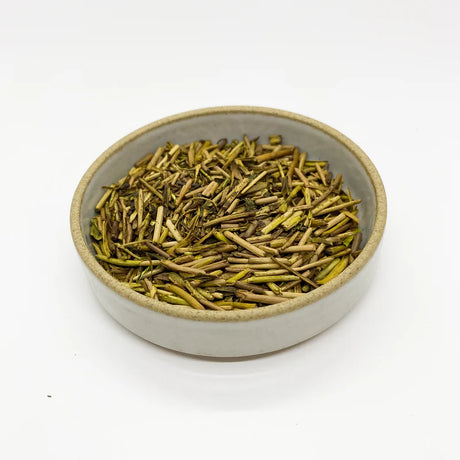 #1077.G1 Shirai Seicha: Light-Roasted Stem Hojicha "Kohaku" leaves yunomi.life