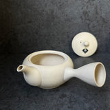 Shoko Kiln (F414): Clouds Taira - Off White Clay Kyusu Tea Pot (300 ml) 晶光白泥平丸急須