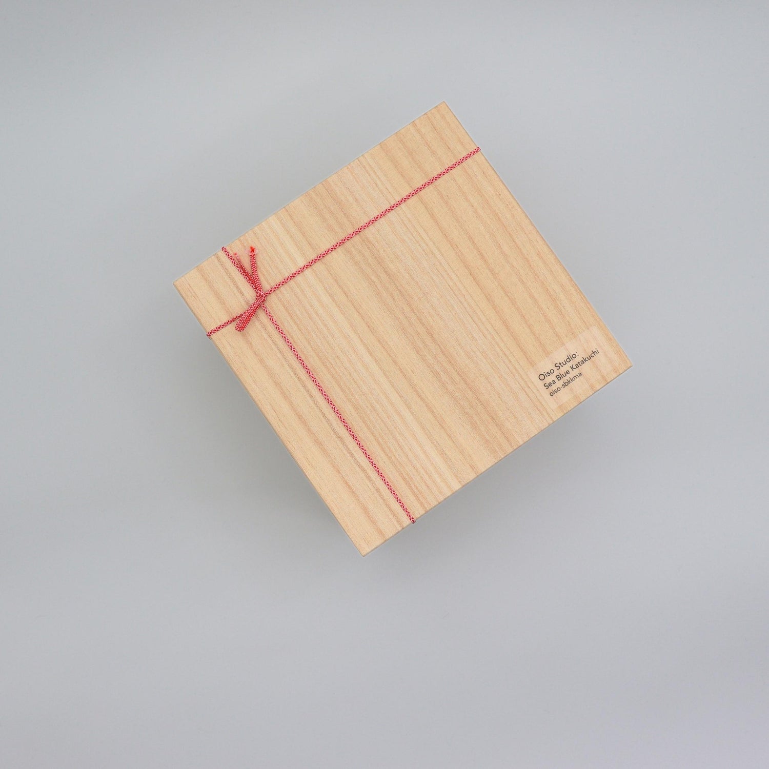 Oiso Studio: Sea Blue Katakuchi Matcha Pouring Bowl with Gift Box
