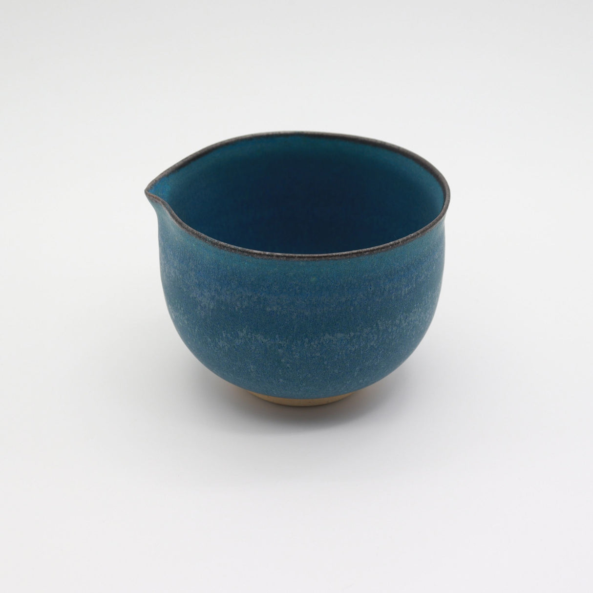 Oiso Studio: Sea Blue Katakuchi Matcha Pouring Bowl with Gift Box