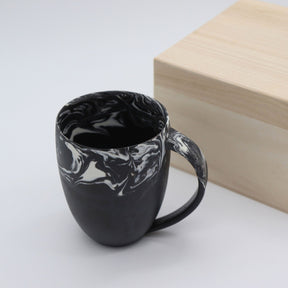 Shinro Yamamoto: Marble Porcelain Mug Cup (Black) yunomi.life