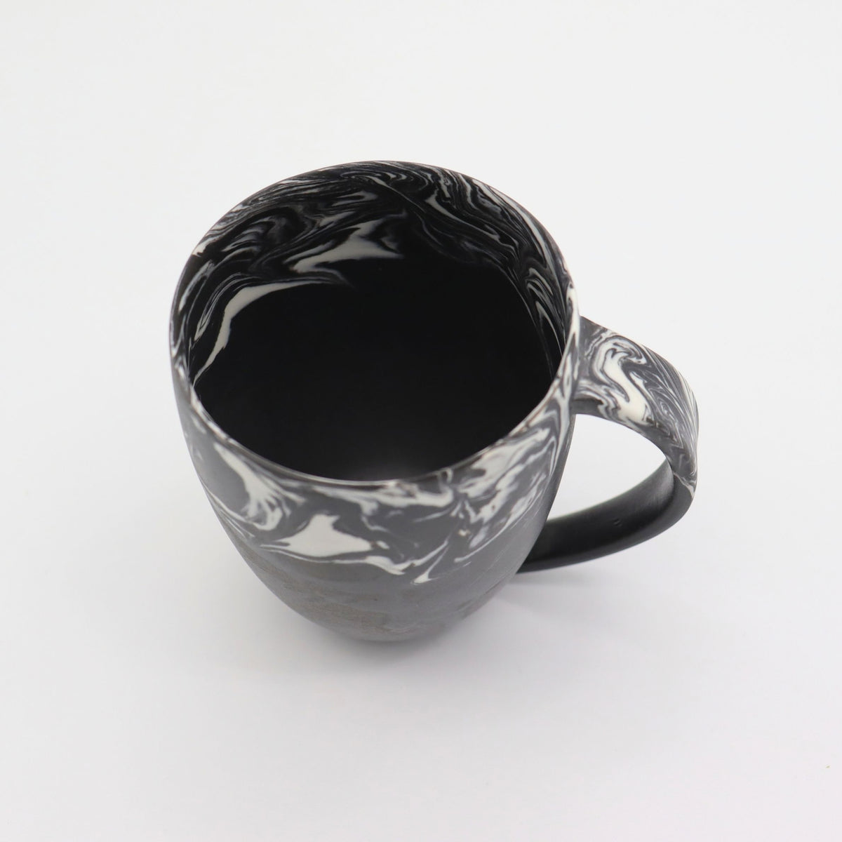 Shinro Yamamoto: Marble Porcelain Mug Cup (Black) yunomi.life