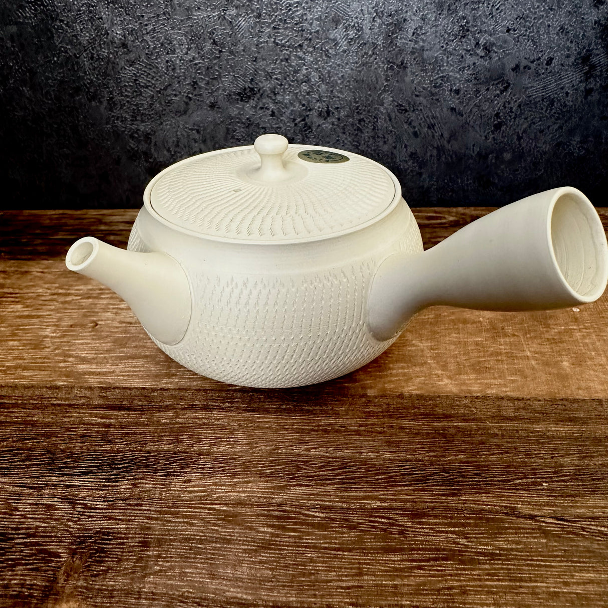 Yamaki ikai F252/F251x2: Set of Tokoname white Kyusu Tea Pot and 2 tea cups 常滑 陶仙ホワイト茶器揃