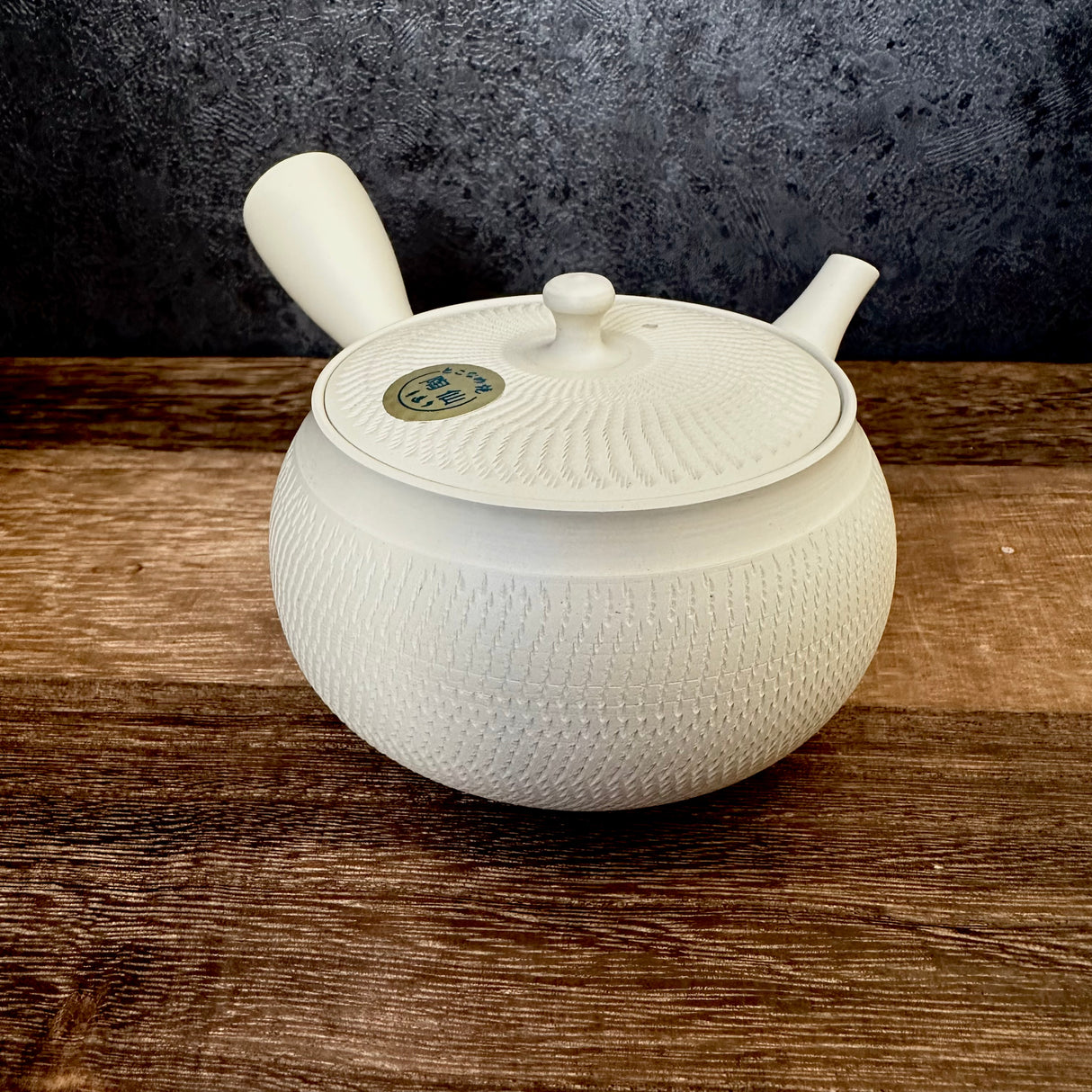 Yamaki ikai F252/F251x2: Set of Tokoname white Kyusu Tea Pot and 2 tea cups 常滑 陶仙ホワイト茶器揃