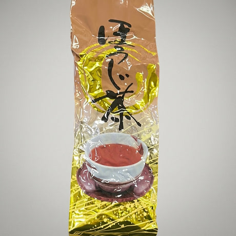 Model posing with #0996.S2 Morita Tea Shop: Asakiri, Premium Hojicha Roasted Green Tea