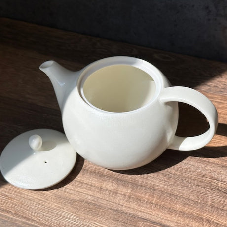 SALIU -YUI- Teapot (white)