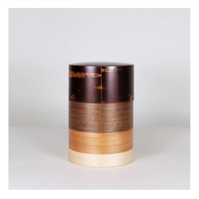Fujiki Denshiro: Wazutsu Series Kabazaiku Tea Canisters, 4-color Sakura Bark 輪筒4色 茶筒 無地皮 - Yunomi.life