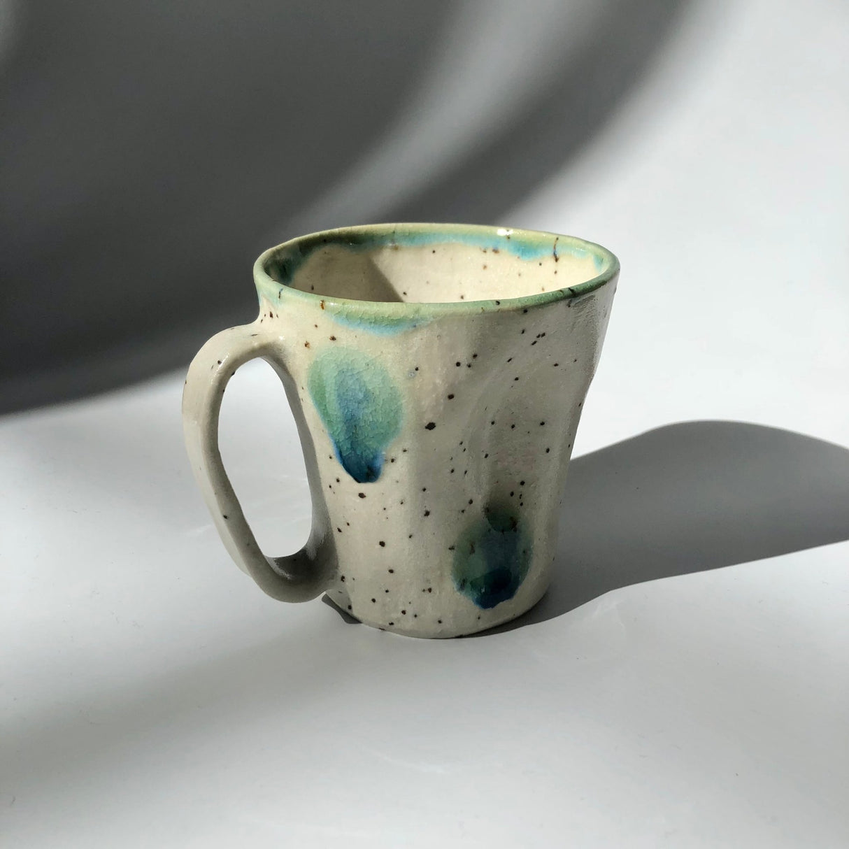 Hiroshi Hirai: Heart Shaped Mug Cup, Green Accents - Yunomi.life