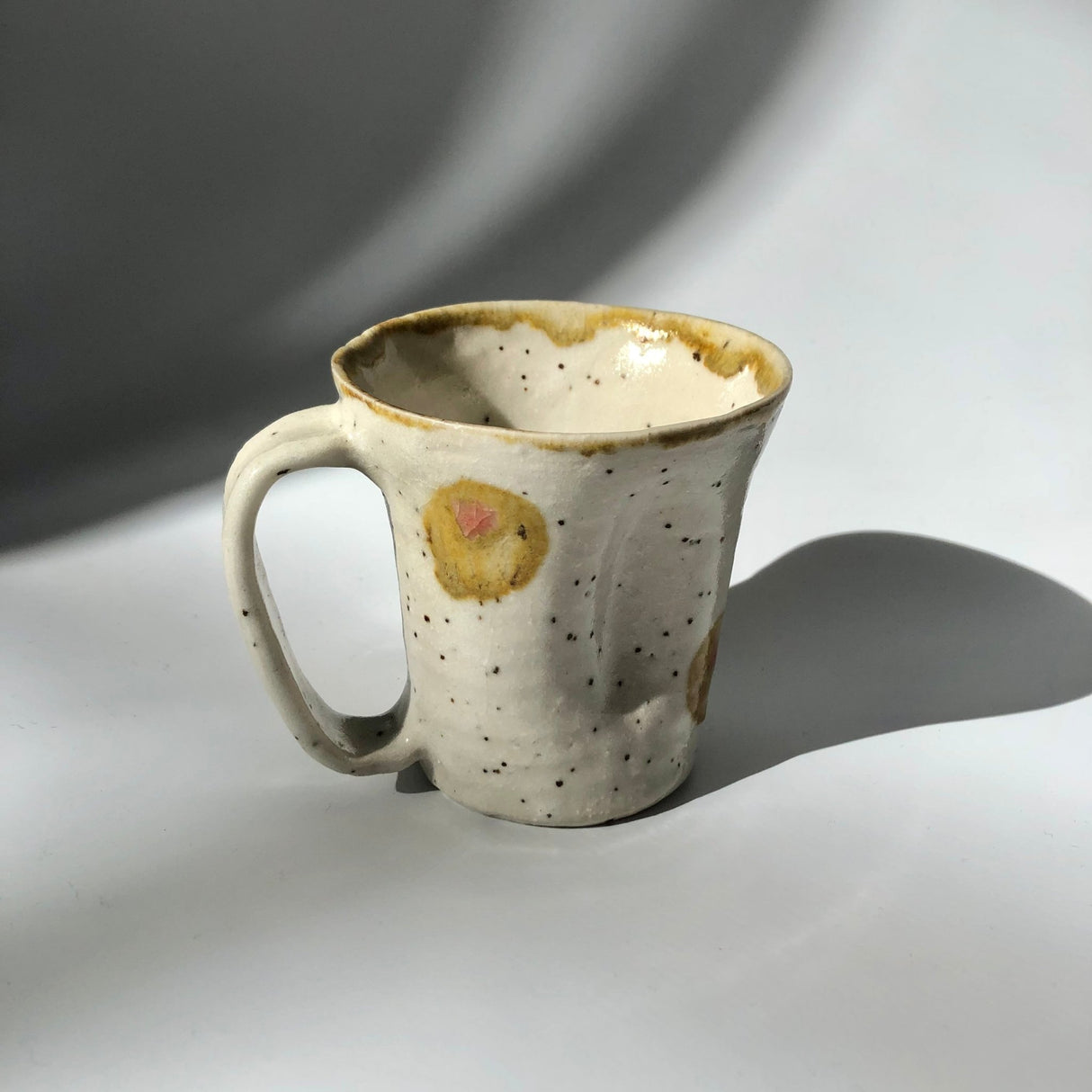 Hiroshi Hirai: Heart Shaped Mug Cup, Yellow Accents - Yunomi.life