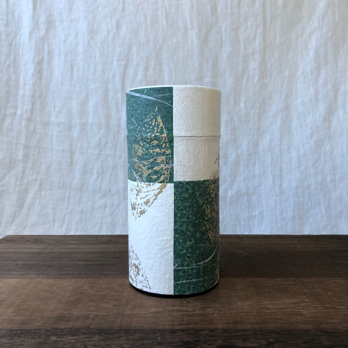 Okumura Seikan: Tea Can, Washi Paper - Gold leaf green　讃香　グリーン