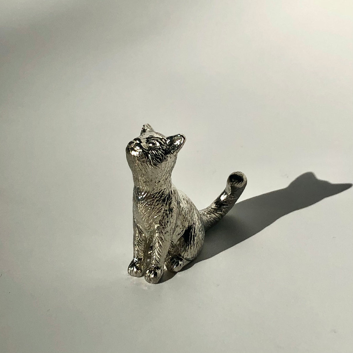 Handmade Tin Chopstick Rest Cat #03, Pleading Cat 錫製おねだり猫