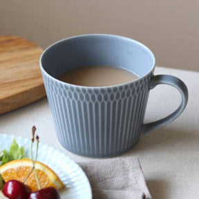 Oda Pottery: Sazanami Design Porcelain Mug Cup (Blue) 小田陶器さざなみマグカップ（ブルー） - Yunomi.life